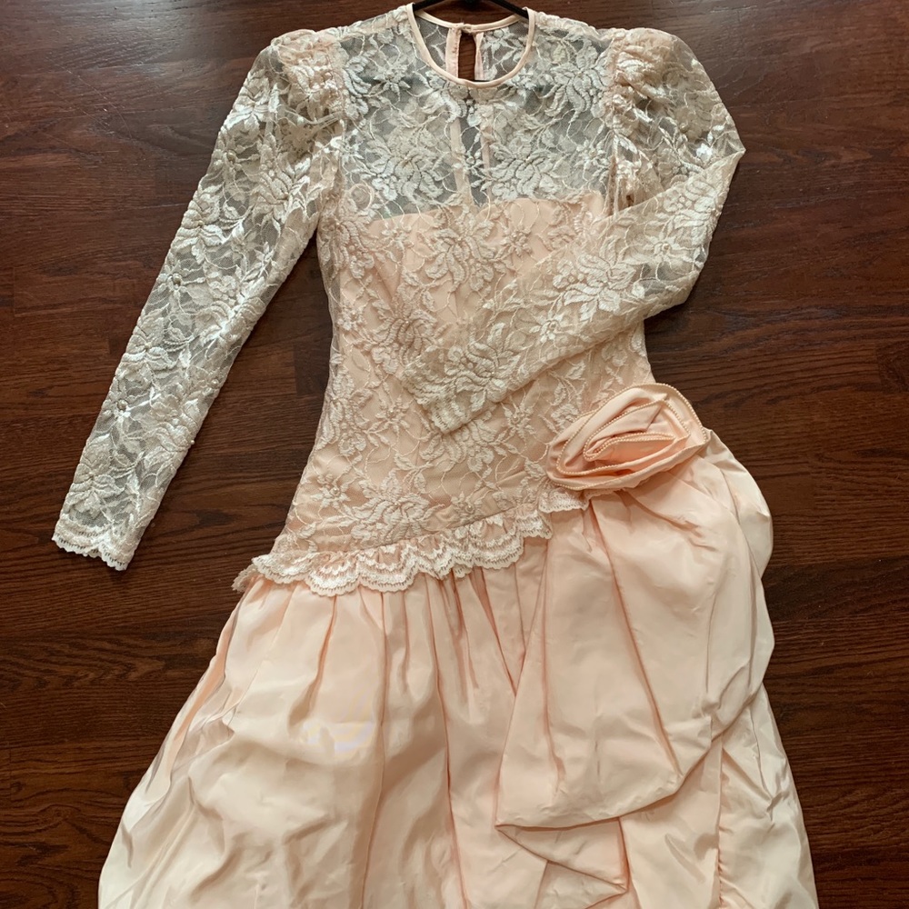 Vintage peach lace dress 8 SO cute!
